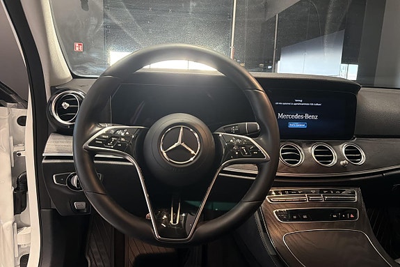 Mercedes-Benz E300 17 of 19