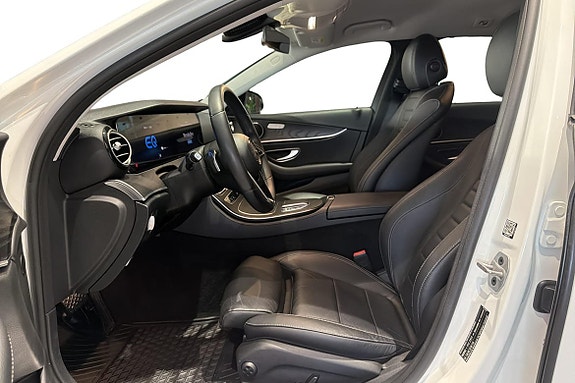 Mercedes-Benz E300 9 of 19