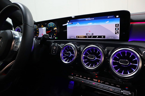 Mercedes-Benz CLA180 13 of 26