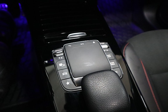 Mercedes-Benz CLA180 21 of 26