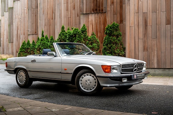 Mercedes-Benz 560 SL