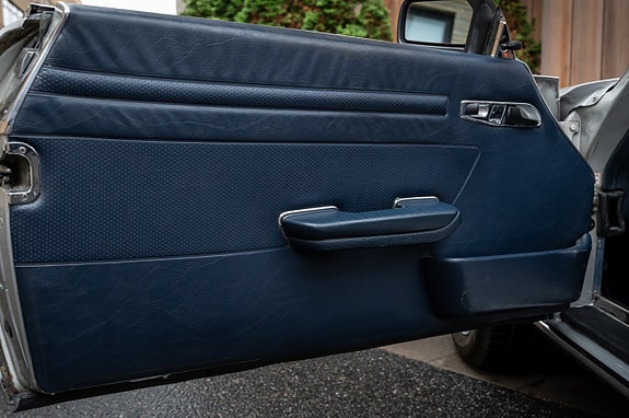 Mercedes-Benz 560 SL 20 of 30