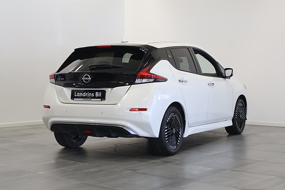 Nissan Leaf 3 of 18