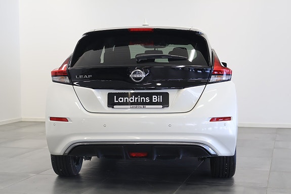 Nissan Leaf 4 of 18