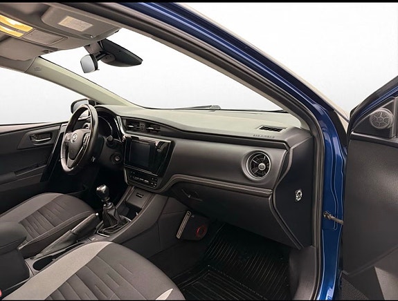 Toyota Auris 13 of 14