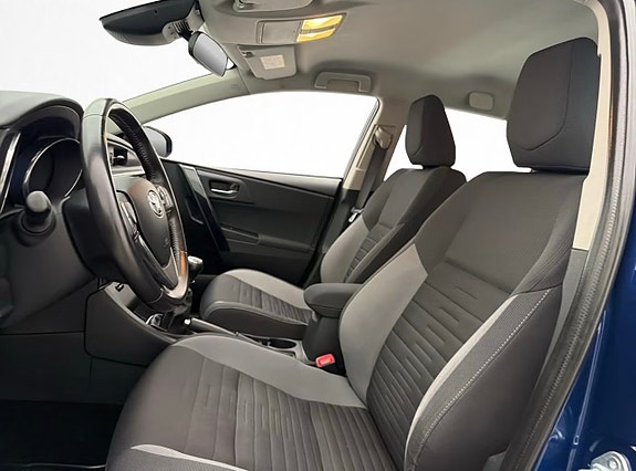 Toyota Auris 2 of 14