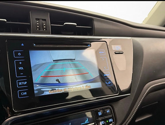 Toyota Auris 9 of 14