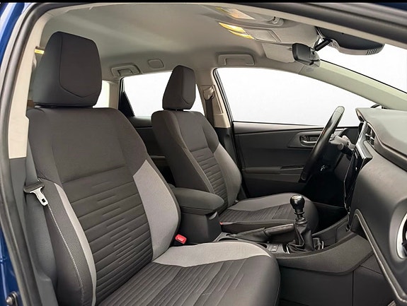 Toyota Auris 12 of 14