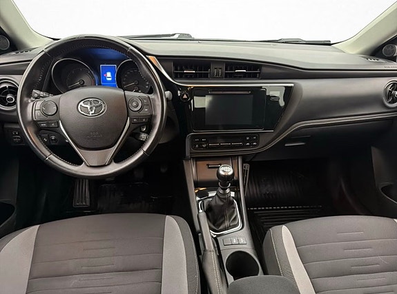 Toyota Auris 6 of 14
