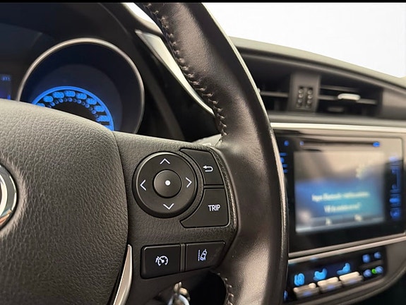Toyota Auris 5 of 14