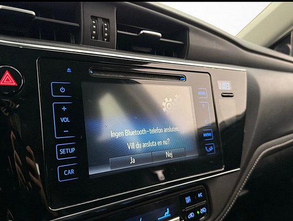 Toyota Auris 8 of 14