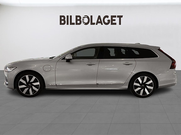 Volvo V90 2 of 17