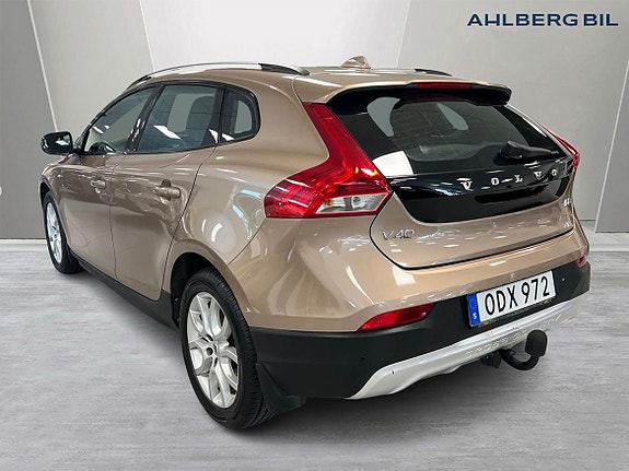 Volvo V40 Cross Country 3 of 27