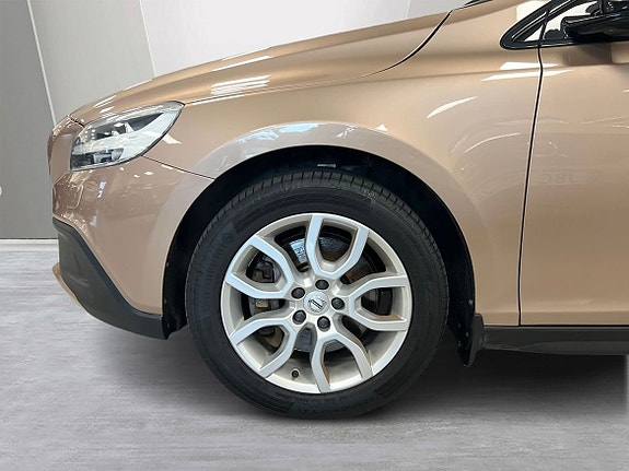 Volvo V40 Cross Country 8 of 27