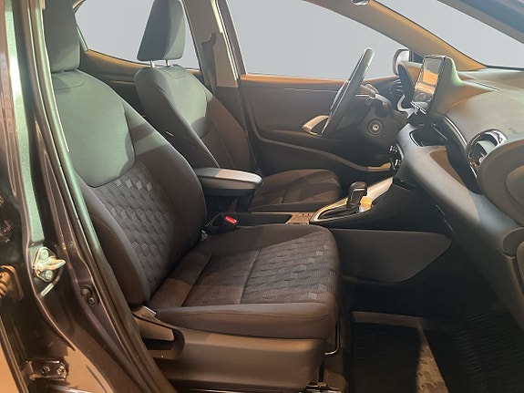 Toyota Yaris 7 of 11