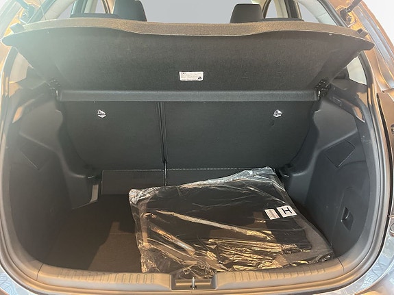 Toyota Yaris 11 of 11