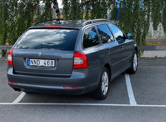 Skoda Octavia 3 of 9