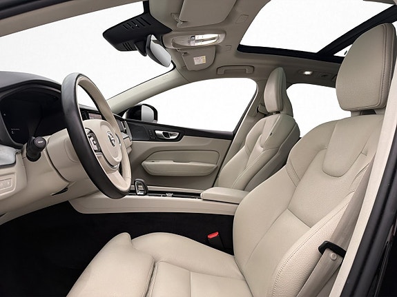 Volvo XC60 14 of 30