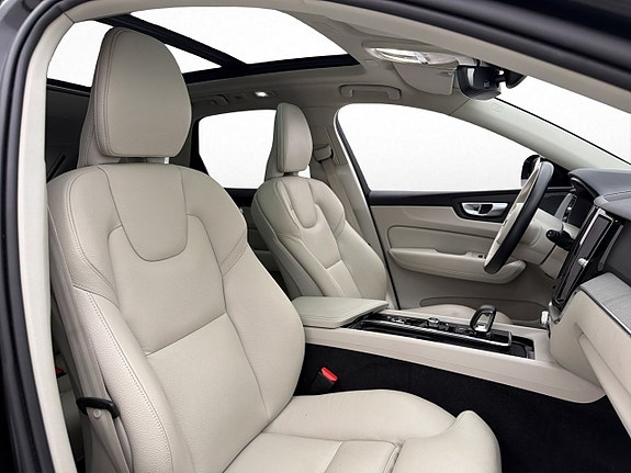Volvo XC60 30 of 30