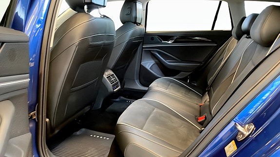 Volkswagen Passat 11 of 20