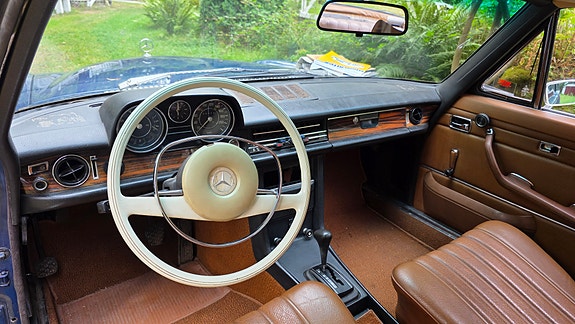 Mercedes-Benz 280 CE 2 of 18