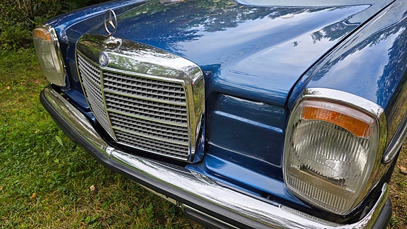 Mercedes-Benz 280 CE 12 of 18