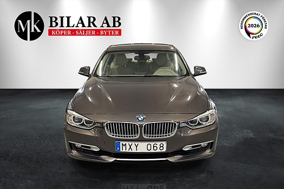 BMW 320i 2 of 12