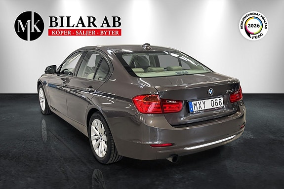 BMW 320i 6 of 12