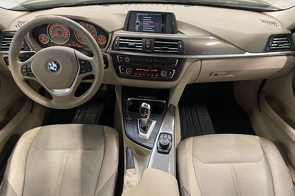 BMW 320i 11 of 12