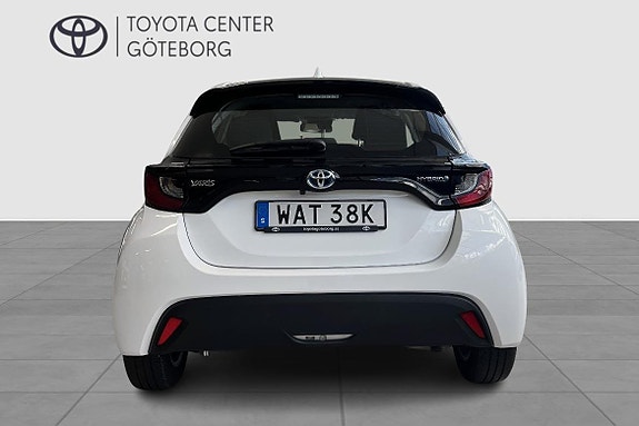 Toyota Yaris 6 of 12