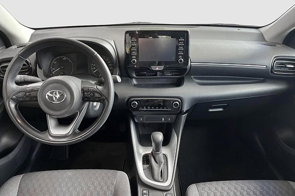 Toyota Yaris 10 of 12