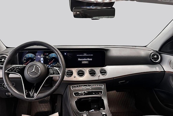 Mercedes-Benz E200 7 of 14