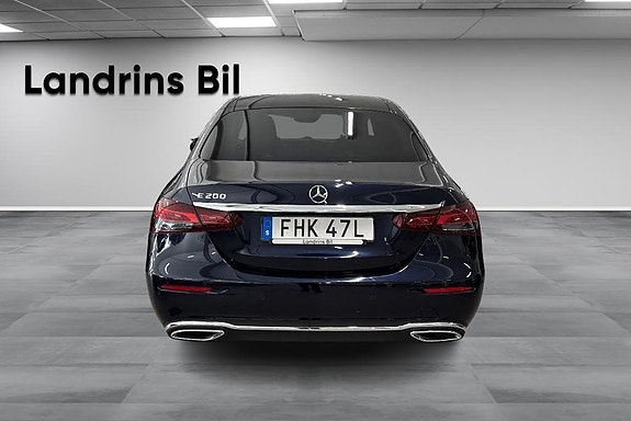 Mercedes-Benz E200 5 of 14