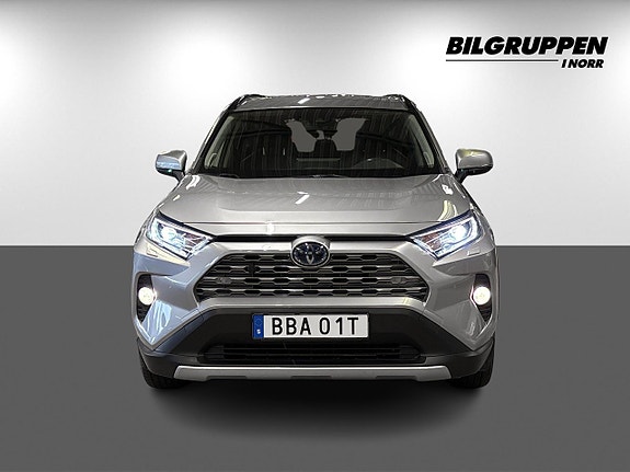 Toyota RAV4 2 of 20