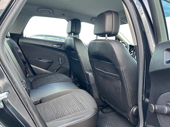 Opel Astra 12 of 14