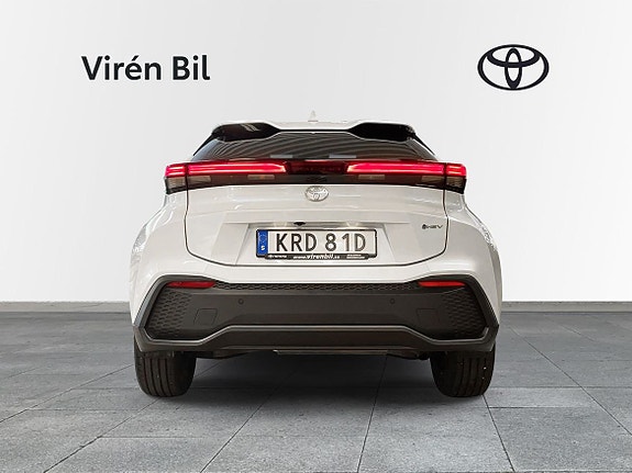 Toyota C-HR 4 of 11