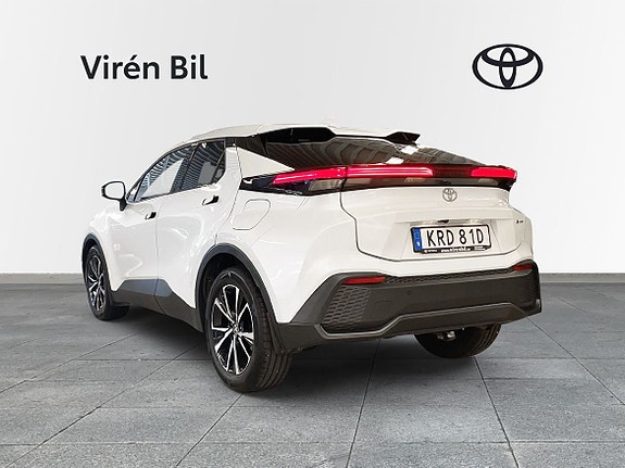 Toyota C-HR 2 of 11