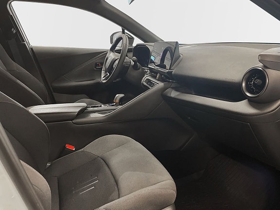 Toyota C-HR 7 of 11