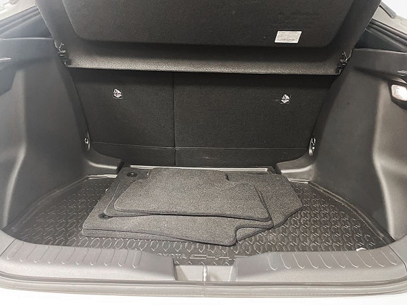 Toyota C-HR 10 of 11