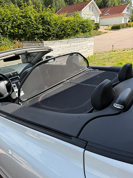 Volvo C70 2 of 5