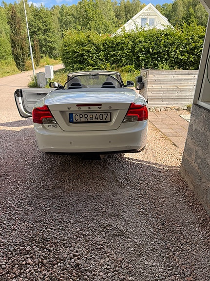 Volvo C70 3 of 5