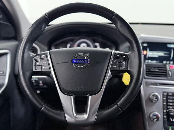 Volvo XC60 14 of 29