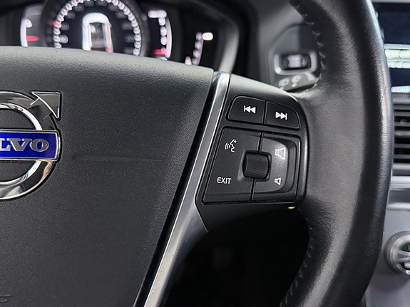 Volvo XC60 16 of 29