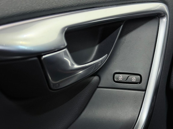 Volvo XC60 25 of 29