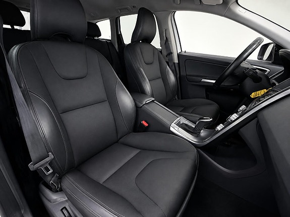 Volvo XC60 11 of 29