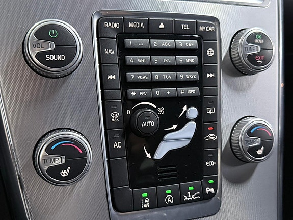 Volvo XC60 23 of 29