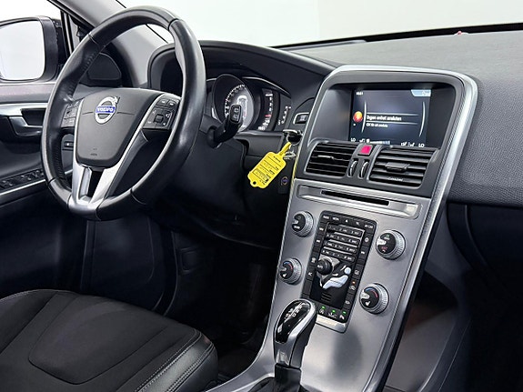 Volvo XC60 10 of 29