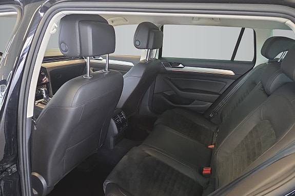 Volkswagen Passat 11 of 16