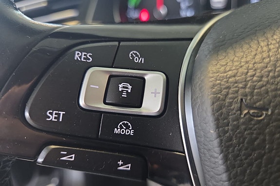 Volkswagen Passat 16 of 16