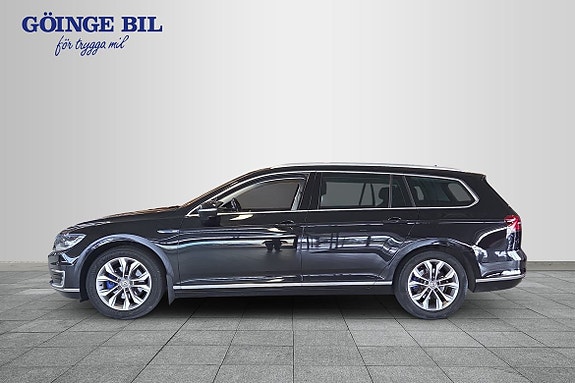Volkswagen Passat 5 of 16
